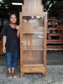 ตู้ไม้สักโบราณมีกระจังด้านบน