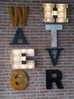 ป้ายไฟปิงปอง