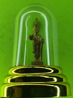 พระเครื่อง เทพทันใจ ตั้งหน้ารถ หล่อทองเหลือง ใส่กรอบตั้ง สูง5.5ซ.ม. พระแท้