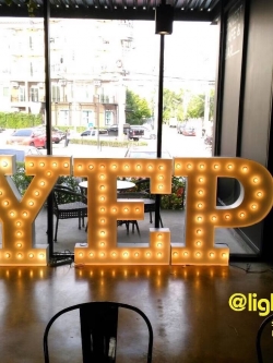 ป้ายไฟปิงปอง