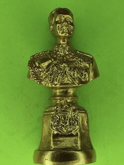 เสด็จพ่อ ร.5 สีทอง ครึ่งองค์ หล่อแร่เหล็กน้ำพี้ | พระเครื่อง เครื่องรางของขลัง ปลุกเสกแล้ว