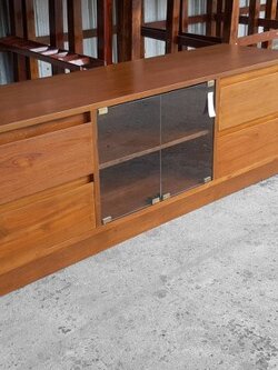 เคาน์เตอร์ TV 4 ลิ้นชัก 2 บานกระจก T6