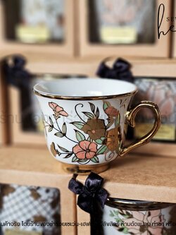 ของชำร่วยงานศพ แก้วกาแฟลายทอง ใส่กล่องคราฟท์