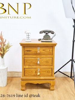 ตู้หัวเตียง 3 ลิ้นชักขาสิงห์