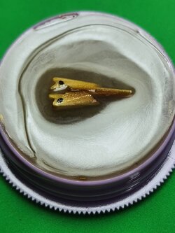 ของนำโชค สีผึ้ง สาริกา ไม้กาหลง สีผึ้งเจรจาค้าขาย สีผึ้งค้าขายดี สีผึ้งแท้ สาริกาลิ้นทอง สาริกามหาเสน่ห์ สาริกามหาลาภ สาริกาให้โชค สาริกาค้าขาย