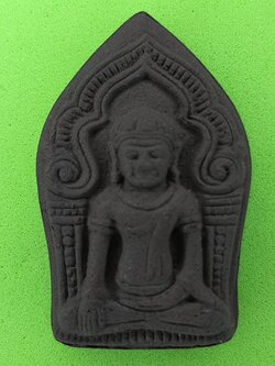 พระเครื่อง พระยอดขุนพล เนื้อแร่น้ำพี้ ไม่อัดกรอบ