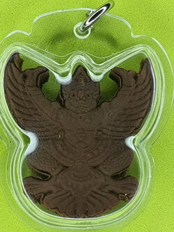 พระเครื่อง พญาครุฑ รุ่น 9 มวลสารศักดิ์สิทธิ์ เลี่ยมกรอบ พญาครุฑ จี้พญาครุฑ