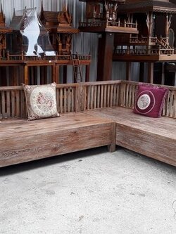 ชุดรับเเขกตัวเเอลซี่ตั้ง สีเสี้ยนขาว