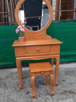 โต๊ะเครื่องเเป้งวงกลม