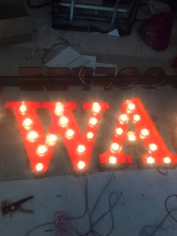 ป้ายไฟปิงปอง