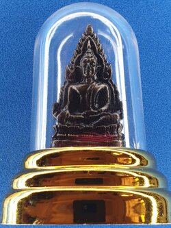 พระเครื่อง พระพุทธชินราช เนื้อหล่อแร่น้ำพี้มวลสารศักดิ์สิทธิ์ใส่กรอบ พระตั้งหน้ารถ พระพุทธชินราชตั้งหน้ารถ หน้าตั้งโต๊ะทำงาน พระแขวนหน้ารถ