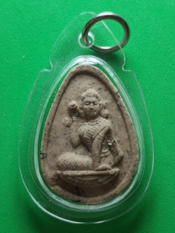 พระเครื่อง นางกวัก เลี่ยมกรอบ รุ่นเสน่ห์แรง ค้าขาย โชคลาภ นางกวัก พระนางกวัก ให้โชคลาภนางกวักค้าขาย พระแท้ นางกวักบูชา นางกวัก โบราณ