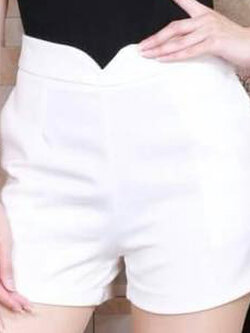 กางเกงขาสั้นเอววี ผ้าฮานาโกะ สีขาว Size S M L XL