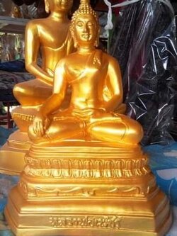 หลวงพ่อเพ็ชร์ พระพุทธรูปเนื้อโลหะสำริด ปางมารวิชัย (ขัดสมาธิเพชร) หลวงพ่อเพ็ชร (วัดท่าถนน) จังหวัดอุตรดิตถ์