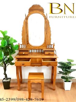 โต๊ะเครื่องเเป้งวงรีฉลุเรียบ