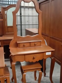 โต๊ะเครื่องเเป้งเต่าทอง