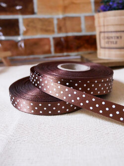 ริบบิ้นผ้าสีน้ำตาล พิมพ์ลายจุดสีขาว ขนาด 1.2 cm.