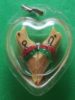 ของเสน่ห์ สาริกาแช่น้ำมันมนต์ สาริกาลิ้นทอง สาริกามหาเสน่ห์ สาริกาค้าขาย สาริกาไม้ สาริกามหาลาภ สาริกาให้โชค