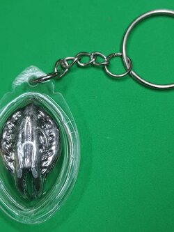 ของป้องกัน เล็บครุฑแบบพวงกุญแจ สีเงิน เล็บครุฑ เล็บพญาครุฑอ ของแท้ ผลเล็บครุฑ