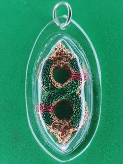 ของป้องกัน จี้นาคเกี้ยว 2เศียร 2ตัวพันกัน สีเขียวลงยา เลี่ยมกรอบ จี้พญานาคแท้ จี้พญานาคห้อยคอ จี้พญานาคราช