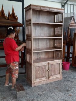 ชั้นวางหนังสือ ข้างซี่ 2 บานล่าง 38x100 สูง 200 ซม. เสี้ยนขาว