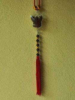 พระเครื่อง พญาครุฑ เลี่ยมกรอบ ด้ายแดง ห้อยหน้าบ้าน ห้อยหน้ารถ จี้พญาครุฑ พญาครุฑแท้