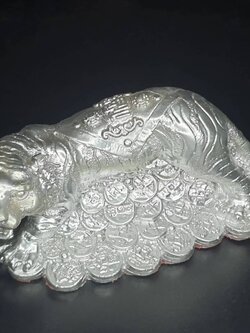 ของป้องกัน นักษัตรปีขาล เสือ เจ้าพ่อเสือ สีเงิน วัสดุเครื่องราง แร่เหล็กน้ำพี้