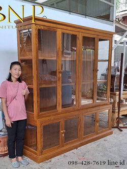 ตู้โชว์ไม้สัก รุ่น ลีโออาร์ต