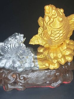 ของนำโชค ปลาหลีฮื้อ แบบฐานคู่ สีเงินทอง สิริมงคล โชคลาภ โชคดี ค้าขาย ฮวงจุ้ย