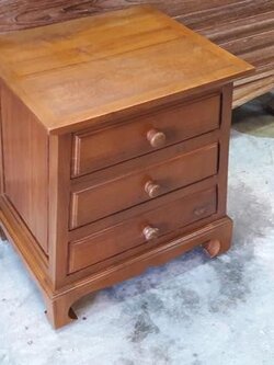 ตู้หัวเตียง ทรง A 3 ลิ้นชัก