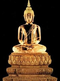 "พระพุทธบุษยรัตน์ จักรพรรดิ์พิมลมณีมัย" พระเเก้วผลึกใสคู่กรุงรัตนโกสินทร์