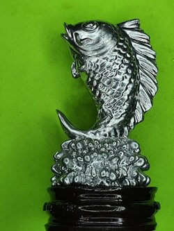 ของนำโชค ปลาหลีฮื้อ สีเงิน เนื้อแร่เหล็กน้ำพี้ สิริมงคล โชคลาภ โชคดี ค้าขาย ฮวงจุ้ย