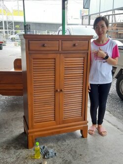 ตู้รองเท้า 2 บานเกล็ด มีขา 42x80 สูง 130 ซม.