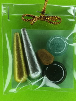 ของชำร่วย ชุดของชำร่วย สากเงิน สากทอง ไหลน้ำพี้ ไหลดำ ไหลน้ำพี้สีเขียว แร่เหล็กน้ำพี้ ไหลเขียว ไหลน้ำพี้สีดำ