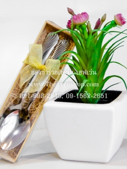 ของชำร่วยงานศพ ช้อนส้อมกาแฟสแตนเลส ในกล่องไม้