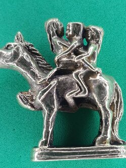 ของเสน่ห์ ขุนแผนขี่ม้าเสพนาง พระขุนแผน พระเครื่องพระขุนแผน ขุนแผนห้อยคอ ขุนแผนแขวนคอ บูชาขุนแผน ขุนแผนมหาเสน่ห์ ขุนแผนแท้ พระขุนแผนแท้