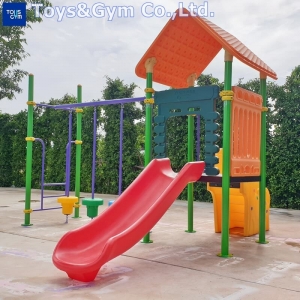 เครื่องเล่นสนามชุดบ้านสดใส TG-S5018 , ชุดบ้านกระดานลื่นพร้อมเสาทรงตัว , เครื่องเล่นสนามแบบประถมสพฐ.