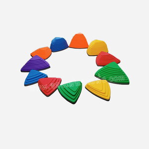 พีรามิดทรงตัวหลากสี