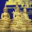 พระพุทธมหามณีรัตนปฎิมากร(พระแก้วมรกต)รุ่น เฉลิมพระเกียรติ วัดพระศรีรัตนศาสดารามราม(วัดพระแก้ว) ปี2543 เนื้อเงินชุบทองพ่นทรายขัดเงาบางส่วน พิมพ์ใหญ่ลอยองค์ ชุด 3 ฤดู ตอกโค๊ตหมายเลขเดียวกันทั้ง3องค์ ชุดหมายเลข( ช147)สภาพผิวสวยดุจทองคำกล่องบรรจุเดิมครบ