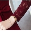 ชุดเดรสสั้นผ้ายืดใยสังเคราะห์สีแดงเลือดหมู แขนยาว กระโปรงทรงเอ