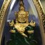 พระแก้วมรกต ภปร. ปี 2547 จัดสร้างโดยโรงพยาบาลภูมิพลอดุลยเดช ลอยองค์ หน้าตัก 1/2 นิ้ว สูง 3.7 ซม.เนื้อเรซิ่นหุ้มทองคำ 99.99% พิธีมหามังคาภิเษก ณ พระอุโบสถวัดพระศรีรัตนศาสดาราม(วัดพระแก้ว) งดงามทรงคุณค่าอีกหนึ่งรุ่นยอดนิยม หายาก(องค์หมายเลข ๖๓๗๔)