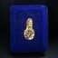 เหรียญพระพุทธสิงหธรรมมงคล ภปร. ปี 2547 ทรงหยดน้ำ ด้านหลังมี ภ.ป.ร. (ชนวนเก่า)เนื้อโลหะผสม ชุบทองพ่นทราย สูง 3.3ซม.พิธีใหญ่ มวลสารดี ปลุกเสกวัดพระแก้ว(งานเลี่ยมกรอบเดิมจากผู้จัดสร้างห่อหุ้มด้วยทองนพเกล้า)