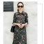 ชุดเดรสผ้าชีฟองสีเขียวเข้ม ลายดอกไม้สีส้มอมแดง กระโปรงอัดพลีทสวย chic