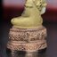 พระแก้วมรกต ภปร.(รุ่นแรก) ปี2545 จัดสร้างในมหาวโรกาส พระบาทสมเด็จพระเจ้าอยู่หัวรัชกาลที่ 9 ครบรอบ 75 พรรษา และฉลองกรุงรัตนโกสินทร์ครบ 220 ปี พิมพ์ลอยองค์ใหญ่ เนื้อเงินบริสุทธิ์ 92.5%(สามกษัตริย์) ขนาด 19*35 มม. พร้อมกล่อง สวยครบสมบูรณ์(องค์หมายเลข ๒๐๐)