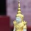 พระแก้วมรกต ภปร.(รุ่นแรก) ปี2545 รุ่นฉลองกรุงรัตนโกสินทร์ครบ 220 ปี พิมพ์ลอยองค์ใหญ่ เนื้อเงินบริสุทธิ์ 92.5% (สามกษัตริย์) ขนาด 19*35 มม. พร้อมกล่องบรรจุเดิม สวยครบสมบูรณ์