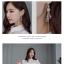 ชุดเดรสสั้นผ้าลูกไม้สีขาว แนวซีทรู คอเชิ๊ต แขนยาว ทรงเข้ารูป ริมกระโปรงตกแต่งไหมญี่ปุ่น สวยเก๋ มีสไตล์
