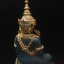 พระพุทธมหามณีรัตนปฏิมากร จำลอง (พระแก้วมรกต) ขนาดบูชาหน้าตัก 5 นิ้ว ตราสัญลักษณ์ ภ.ป.ร. รุ่นแรก ปี2547 เนื้อนวโลหะเคลือบสีเขียว(เครื่องทรงนวโลหะชุบทอง)