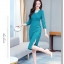 ชุดเดรสสั้นผ้าลูกไม้สีฟ้าน้ำทะเล คอวีป้าย แขนสามส่วน กระโปรงทรงเข้ารูปผ่าข้างด้านหน้า สวยดูดี