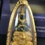 พระแก้วมรกต ภปร. ปี 2547 จัดสร้างโดยโรงพยาบาลภูมิพลอดุลยเดช ลอยองค์ หน้าตัก 1/2 นิ้ว สูง 3.7 ซม.เนื้อเรซิ่นหุ้มทองคำ 99.99% พิธีมหามังคาภิเษก ณ พระอุโบสถวัดพระศรีรัตนศาสดาราม(วัดพระแก้ว) งดงามทรงคุณค่าอีกหนึ่งรุ่นยอดนิยม หายาก(องค์หมายเลข ๖๓๗๔)