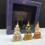 พระแก้วมรกตลอยองค์ ภปร.หน้าตัก 1/2 นิ้ว จัดสร้างโดยรพ.ภูมิพลฯ ปี2547 เนื้อเรซินหุ้มทองคำ+เนื้อเงิน+เนื้อเงินสามกษัตริย์